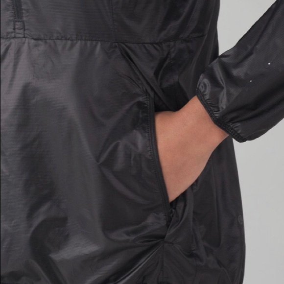 SOLD Lululemon Run With It Jacket in black! - Picture 4 of 8
